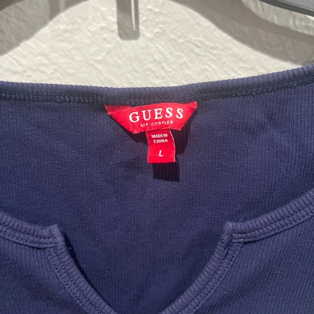 Guess Women's Navy Short Sleeve Logo Tee Size Large EUC Ribbed - Picture 2 of 2